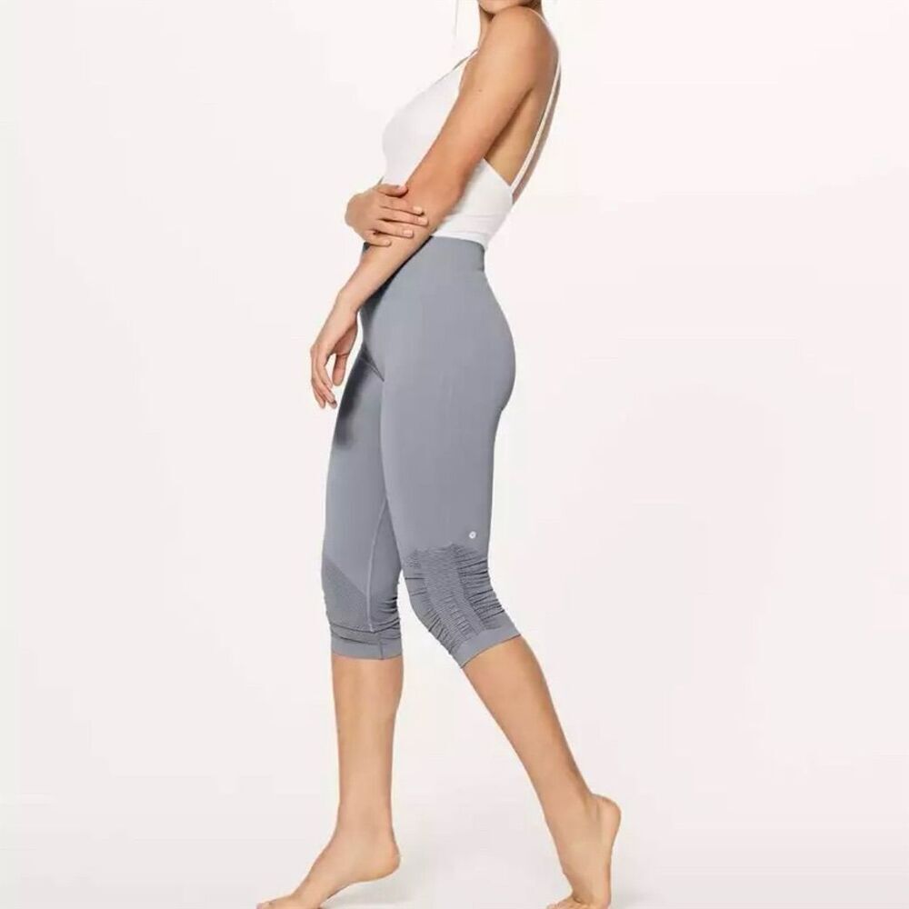 Lululemon Women's Gray Cropped Leggings Size 6 Yoga Pilates Activewear